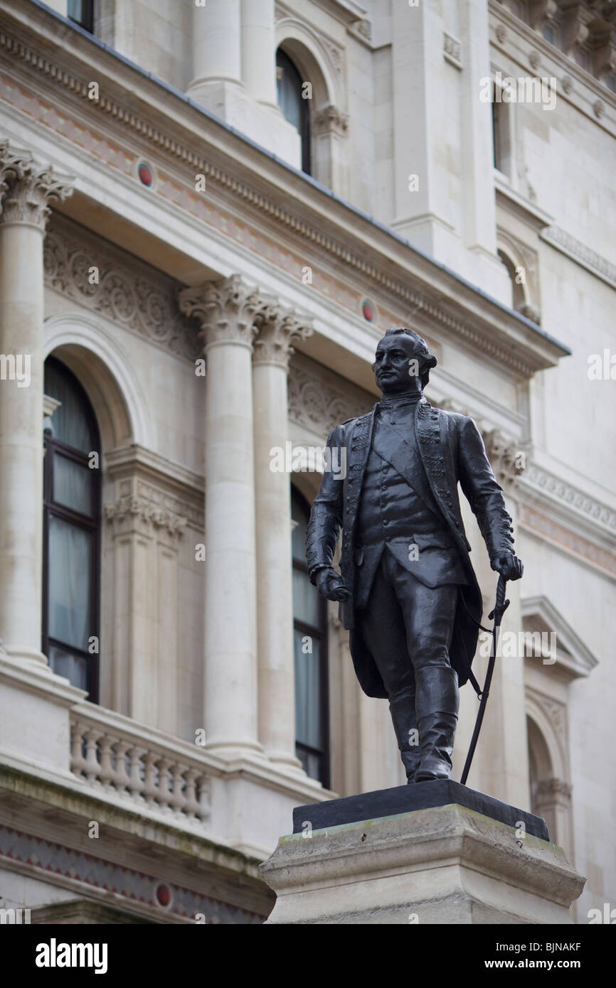 Statue de Clive of India ou Clive du Bengale, près de l'Office des étrangers dans les bâtiments Le Roi Charles Street Londres Banque D'Images