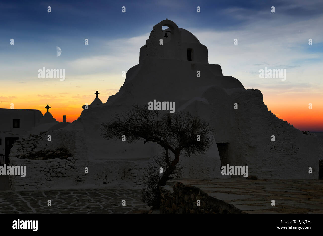 À l'aube de l'église Panagia Paraportiani Banque D'Images