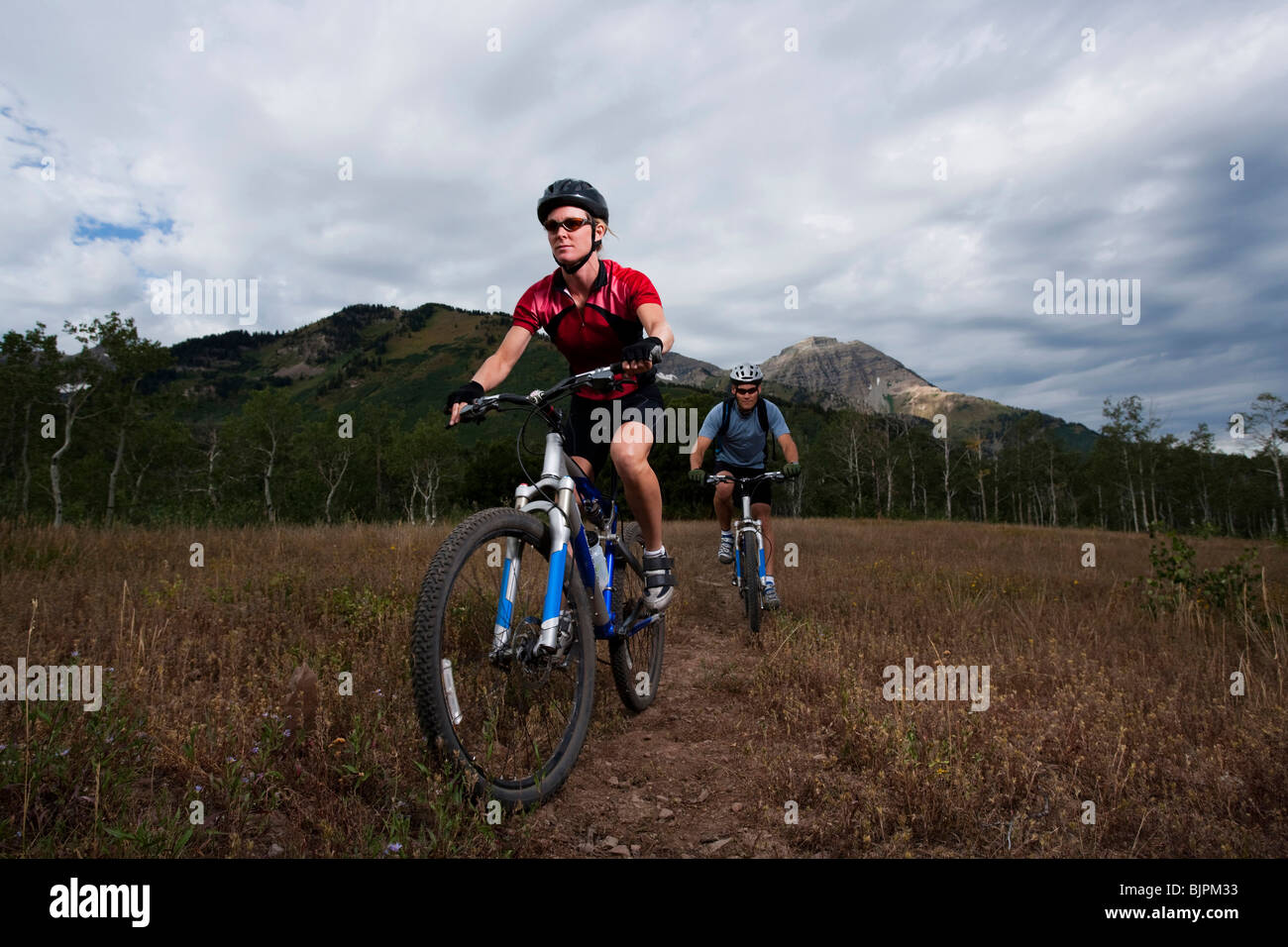 Cyclisme En Nature d'image et photos Alamy