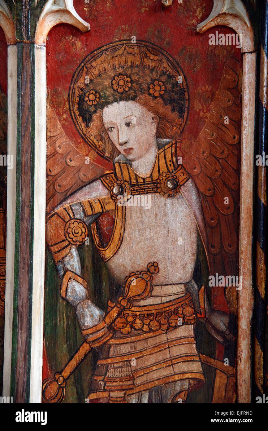 Jubé peint représentant l'Archange Saint-Michel, St Michel et tous les Anges, Barton Turf, Norfolk Banque D'Images