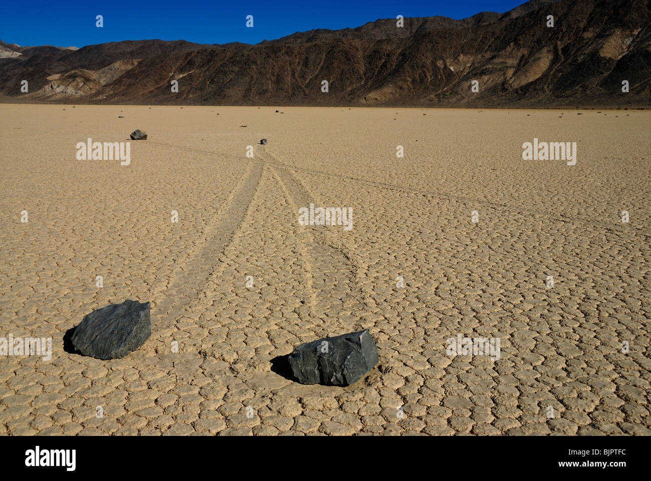 Vue panoramique de Racetrack Playa in Death Valley, California State Banque D'Images