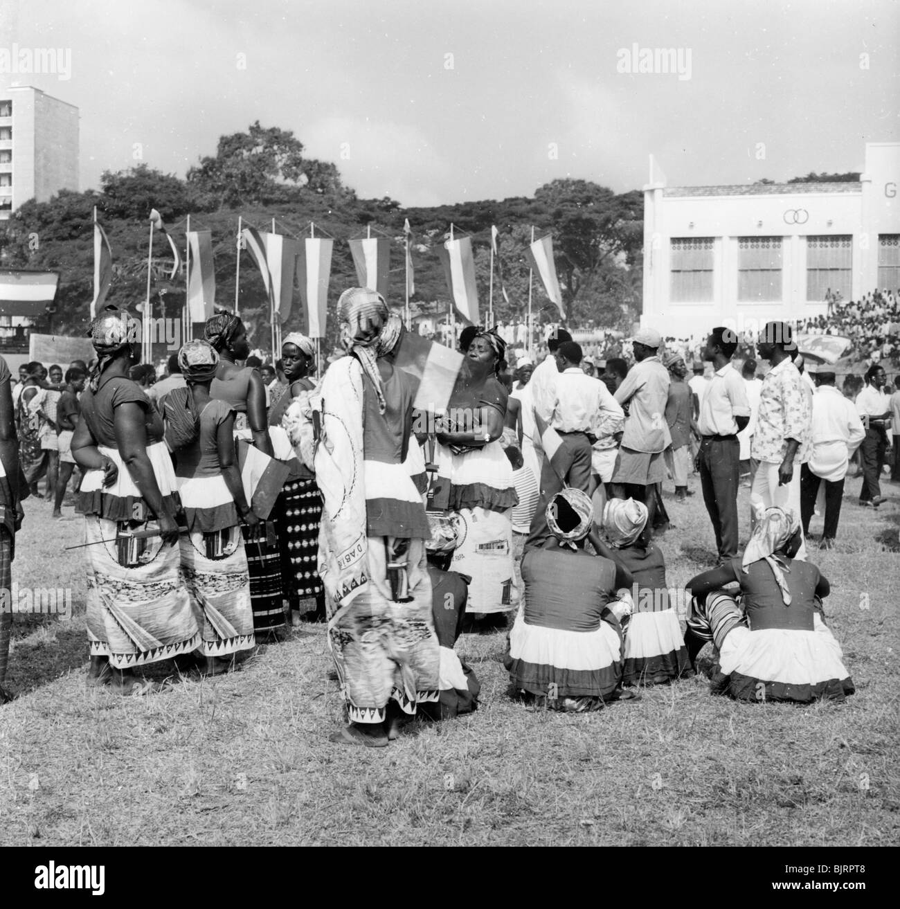 Une fête en Algérie, 1957. Artiste : Inconnu Banque D'Images