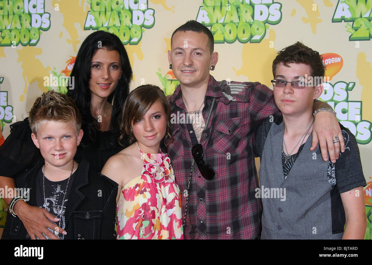 CHESTER BENNINGTON FAMILLE NICKELODEON KIDS CHOICE AWARDS 2009 WESTWOOD LOS ANGELES CA USA 28 Mars 2009 Banque D'Images