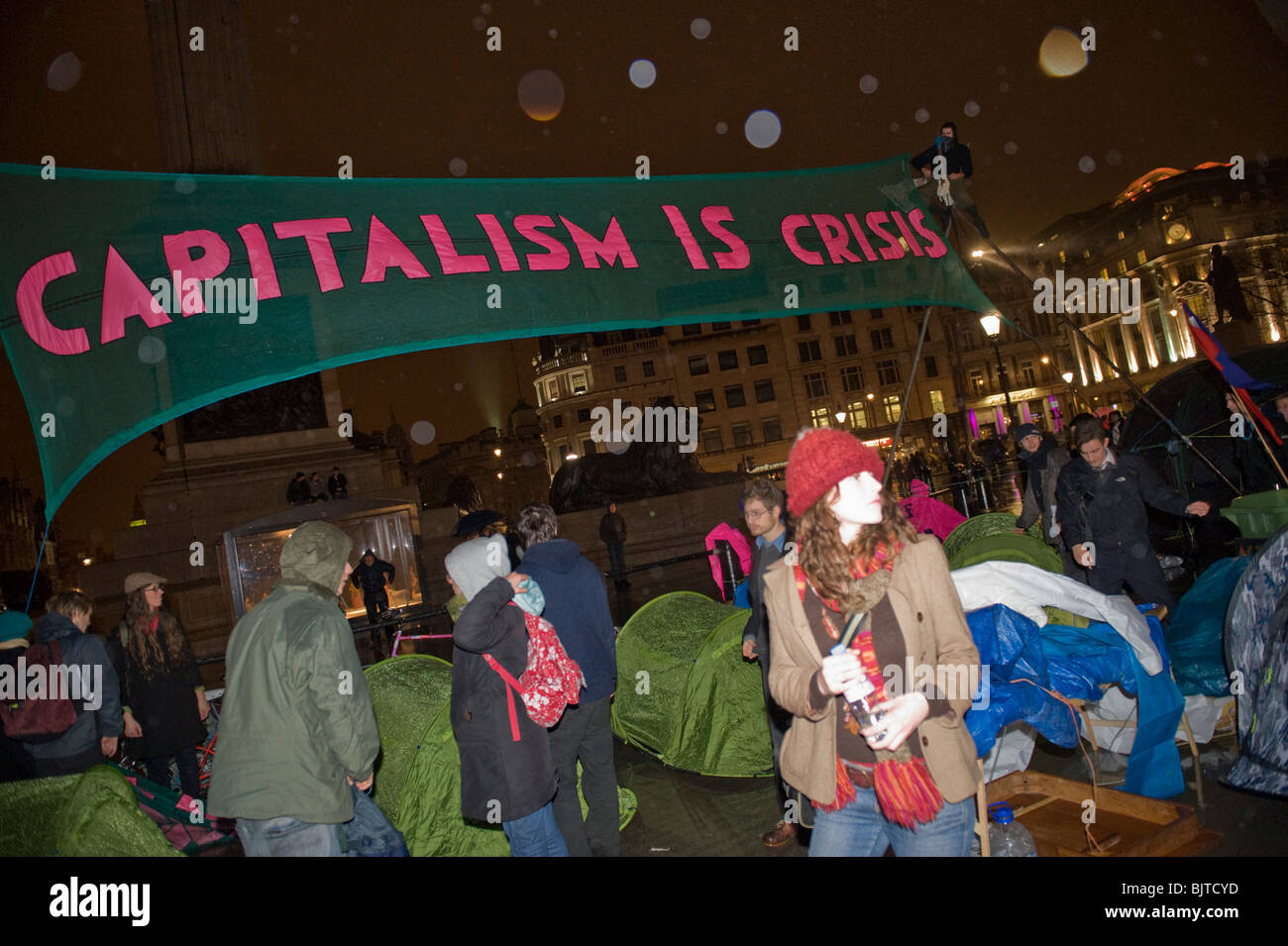 Camp climatique, un groupe de protestation de l'environnement mis en place des tentes à Trafalgar Square, au pied du pour mettre en évidence le changement climatique Banque D'Images