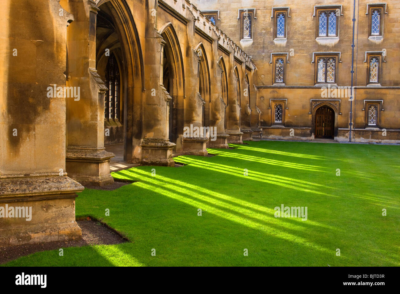 St John's College de Cambridge cloisters shadows Banque D'Images