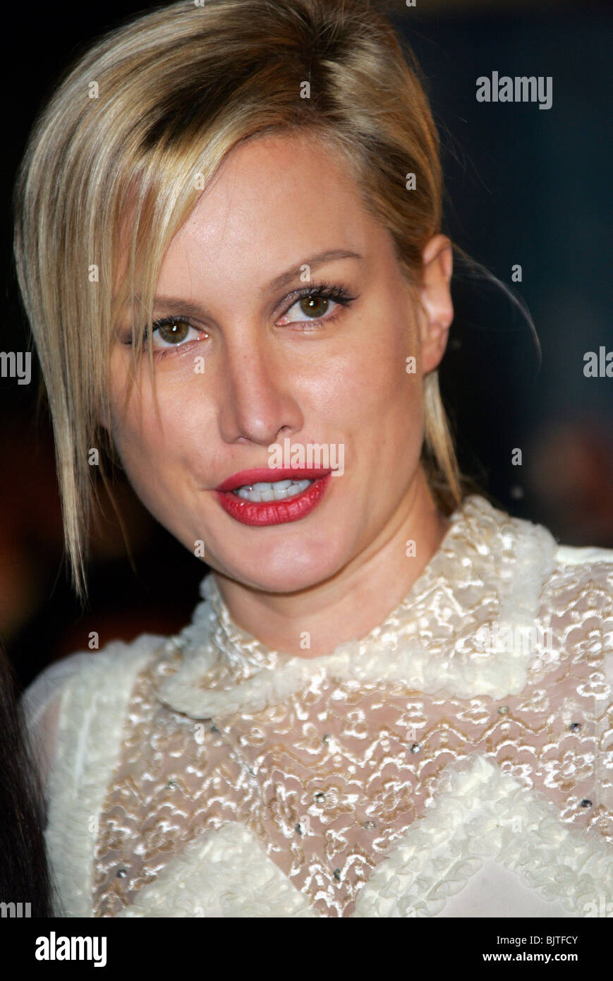 ALICE EVANS LE MONDE DE NARNIA FILM PREMIER THE ROYAL ALBERT HALL Londres Angleterre 07 Décembre 2005 Banque D'Images