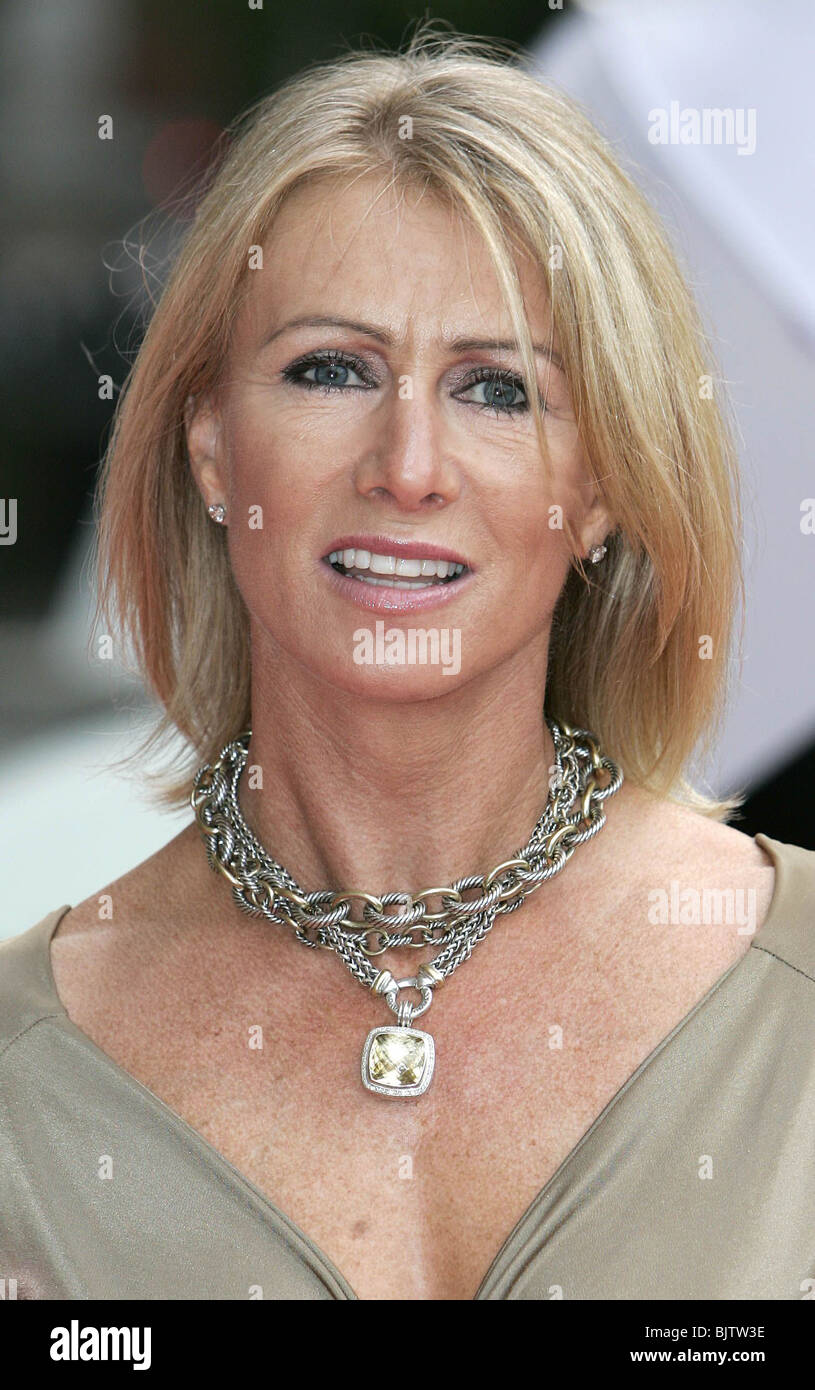 KAREN MILLEN LA BASE BALL Natural History Museum LONDON ENGLAND 18 Mai 2007 Banque D'Images