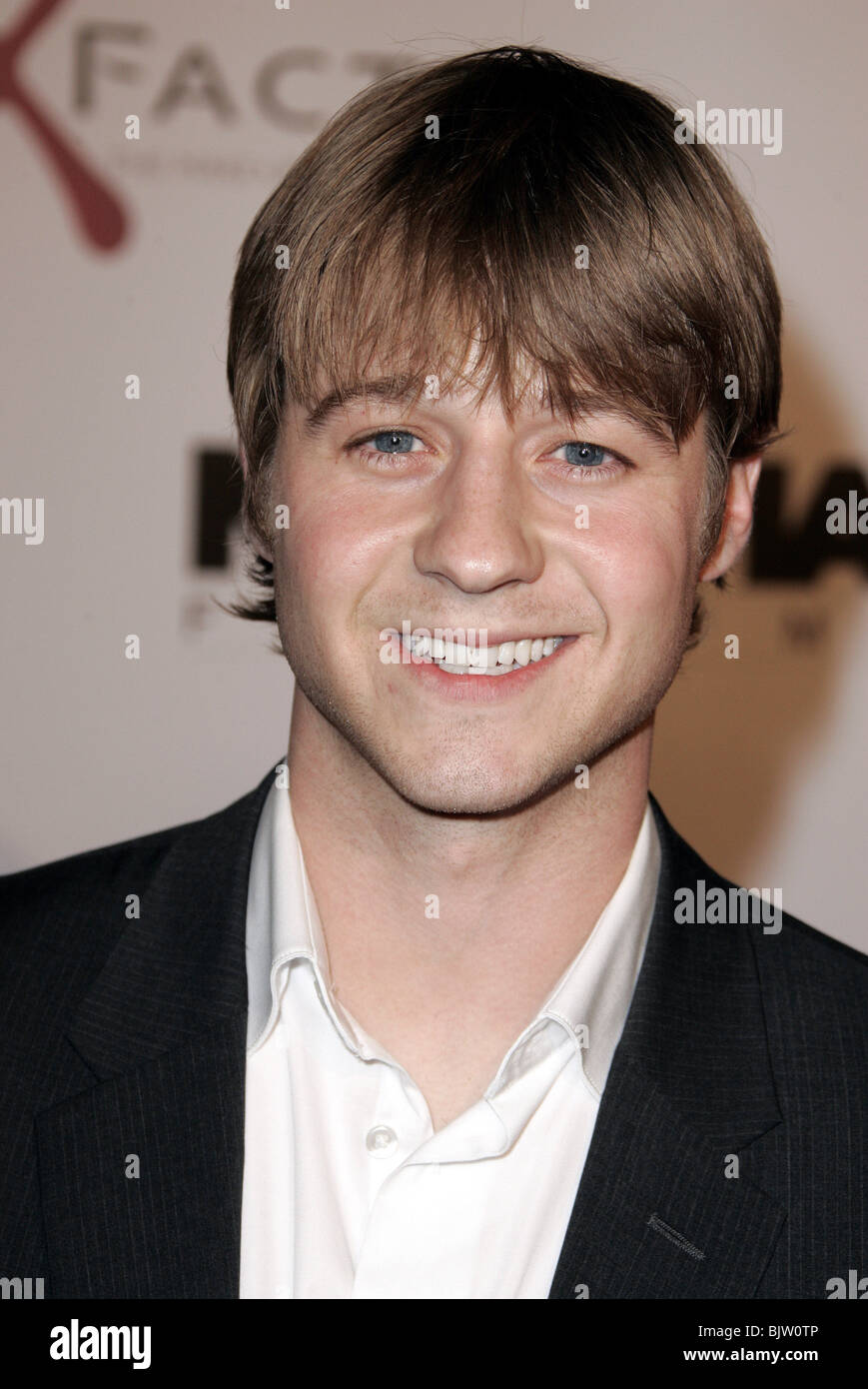 BENJAMIN MCKENZIE LE FILM AVIATOR PREMIERE CHINESE THEATRE HOLLYWOOD LOS ANGELES USA 01 décembre 2004 Banque D'Images