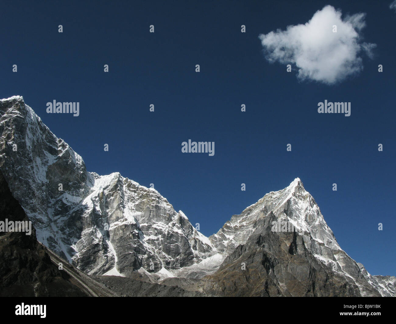 Trek everest et de nuages Banque D'Images Trek everest et de nuages Banque D'Images