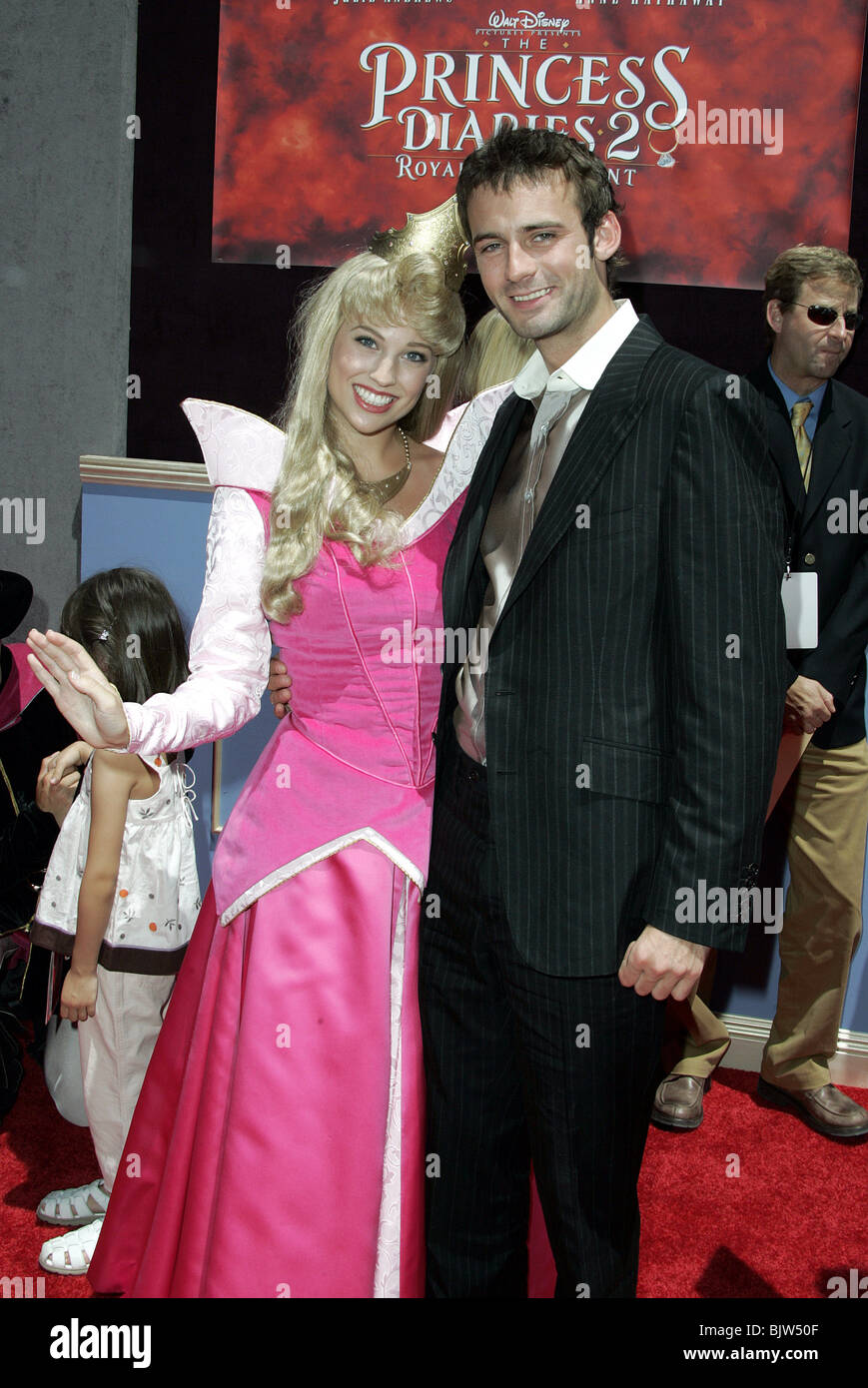 PRINCESS AURORA {} ALIAS Sleeping Beauty & CALLUM BLUE PRINCESS DIARIES 2 MONDE PREM DOWNTOWN DISNEY LOS ANGELES USA 07 août 2 Banque D'Images