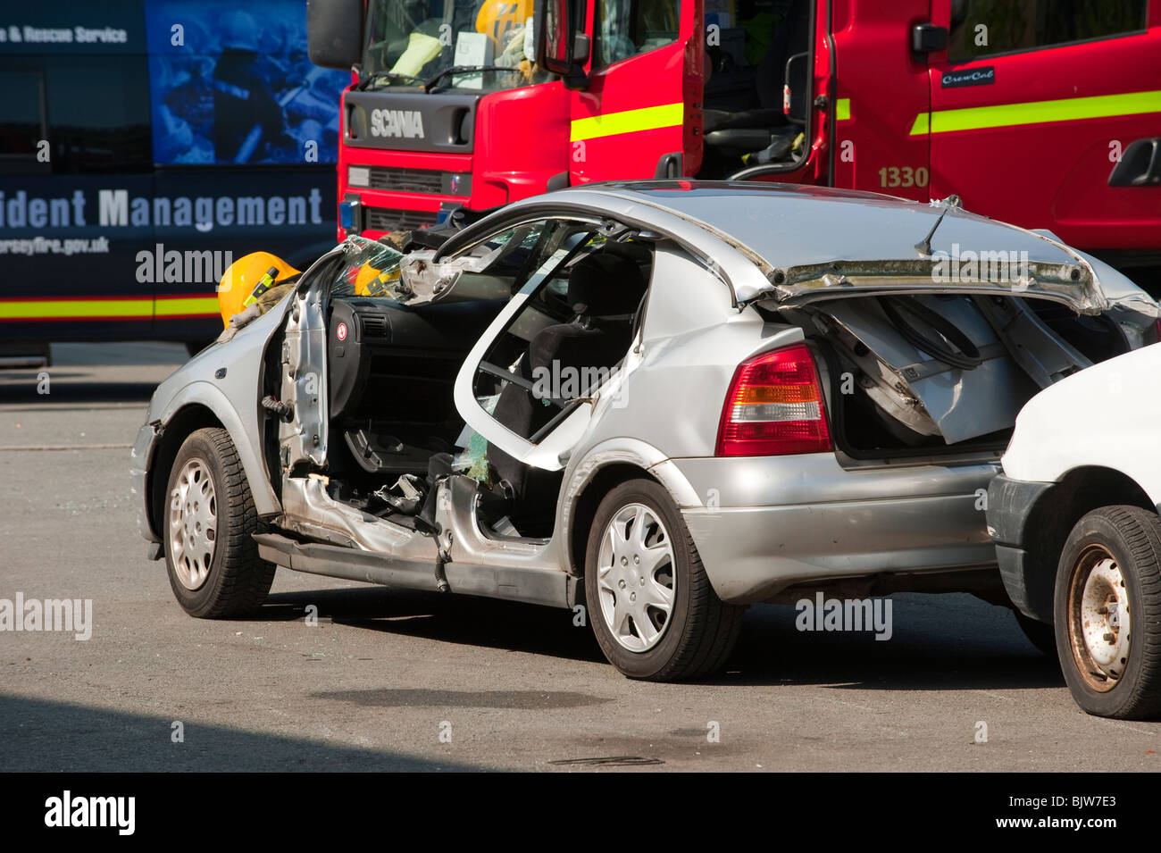 Accident de voiture avec toit coupé voiture Banque D'Images