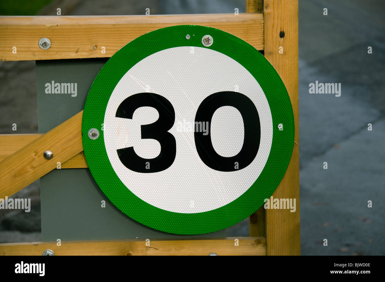 30 km/h sur un panneau Quiet Lane, Daisy NOOK Country Park, Failsworth, Greater Manchester, Angleterre, Royaume-Uni Banque D'Images