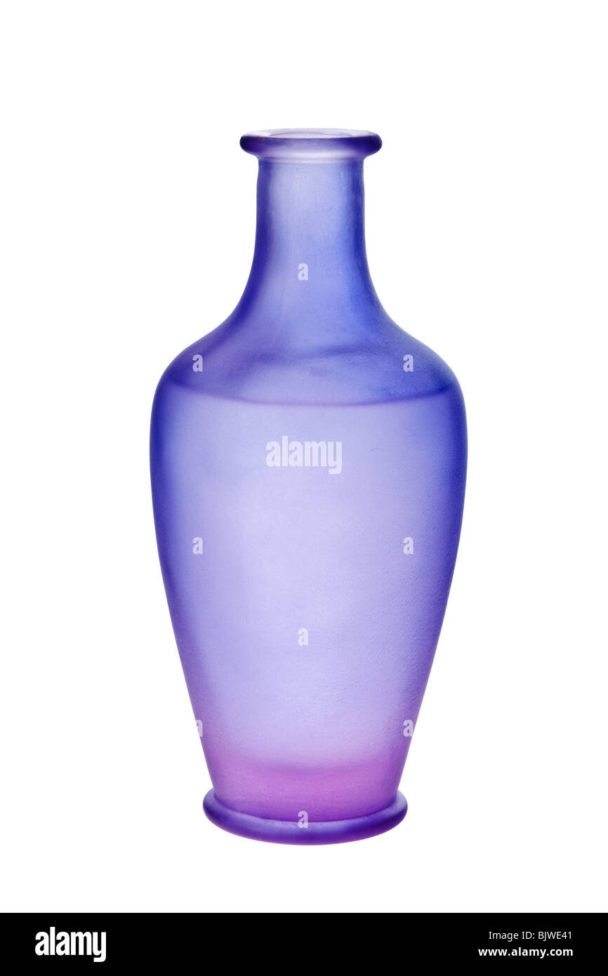 Violet et bleu vase en verre dépoli isolé sur un fond blanc, pur Banque D'Images