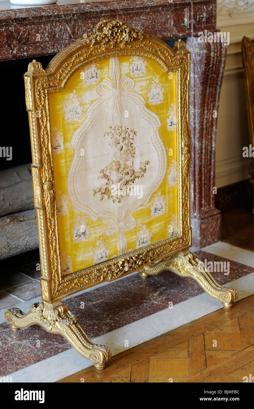 Écran de cheminée dans la chambre de Madame Adélaïde privé, Château de Versailles, Paris, France Banque D'Images