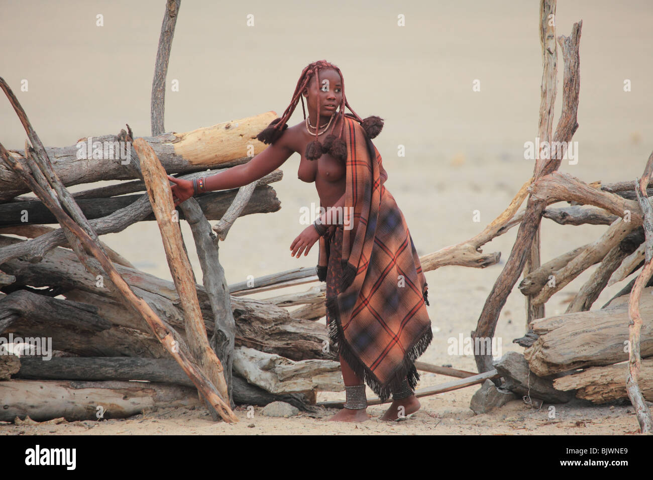 Jeune femme Himba Tribal Banque D'Images