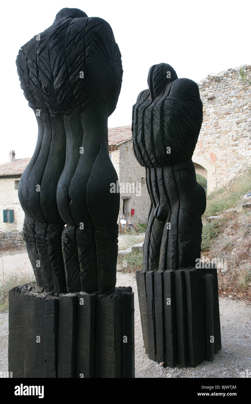 L'art moderne sur l'affichage dans le village de Gigondas dans le Vaucluse, Provence, France. Banque D'Images