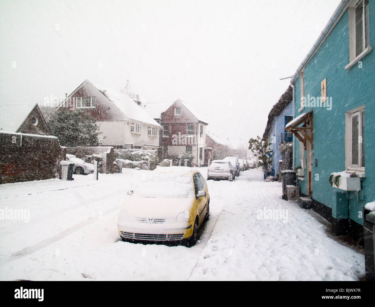 Langstone High Street dans la neige Banque D'Images