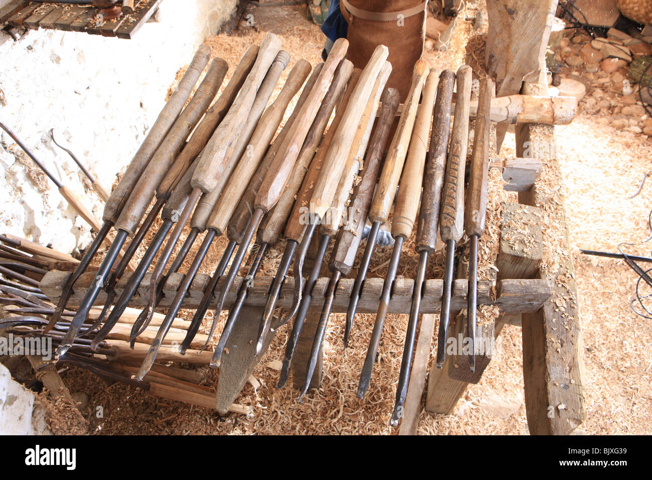 Les outils utilisés par Robin des Bois Tourneur sur bois et bols dans son  atelier à Edale dans le district de Peck Photo Stock - Alamy
