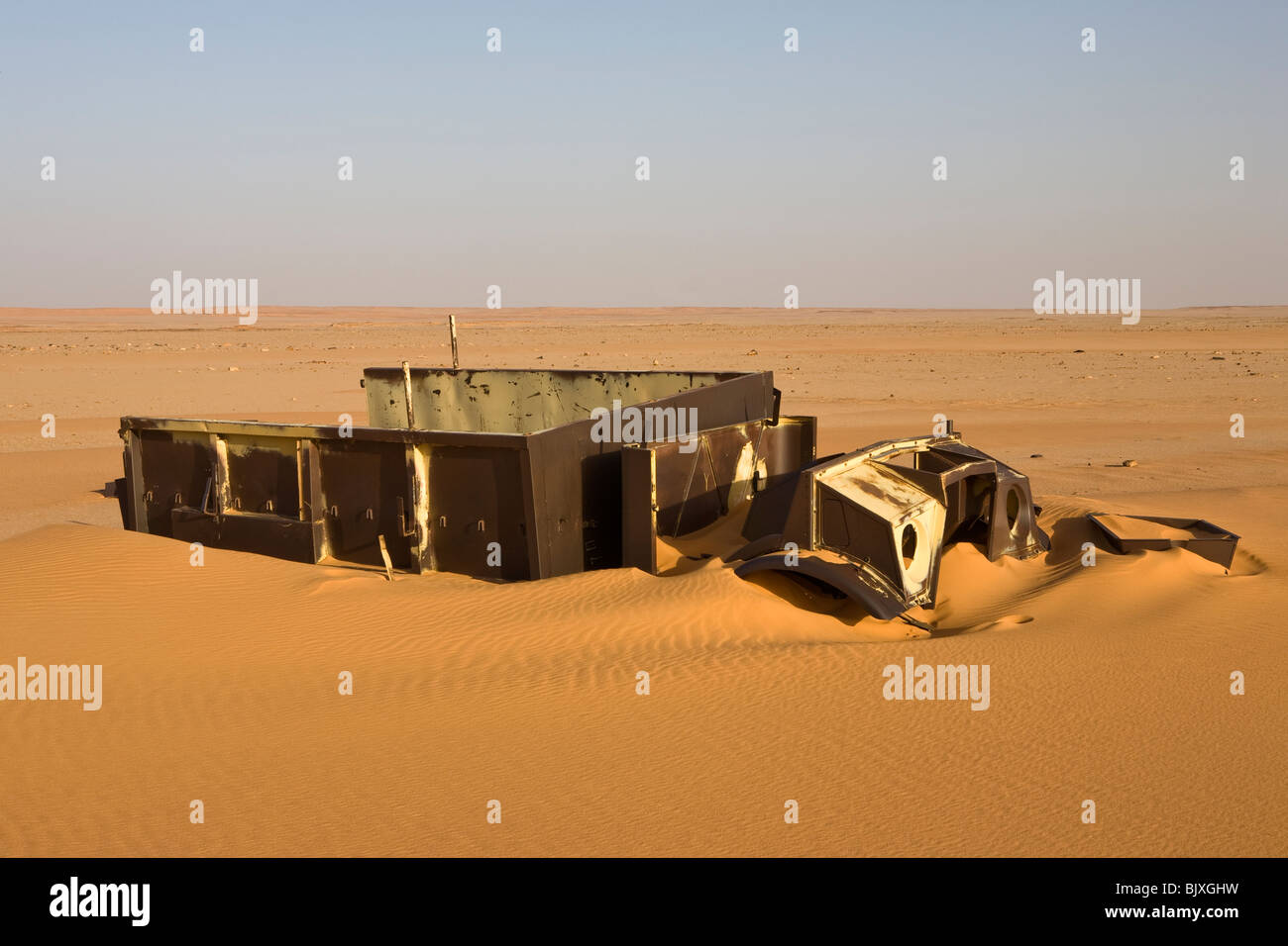 Ford abandonnés 30 CMP chariot à partir de 1941/42 dans le sable couler l'ère de l'ouest du désert, Egypte Banque D'Images