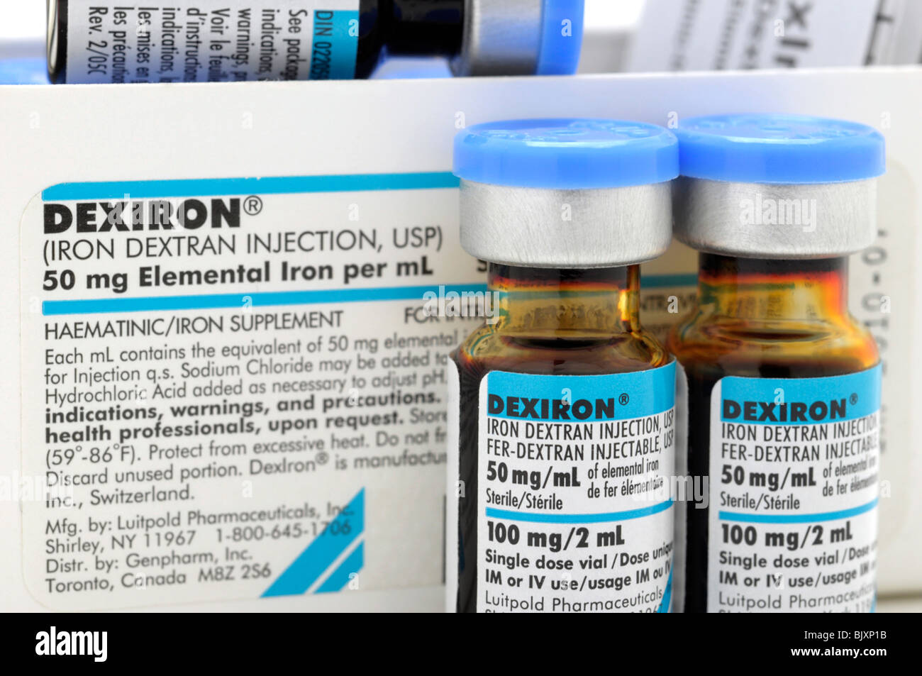 Flacons de liquide Fer injectable - indiqué pour les carences en fer. Banque D'Images