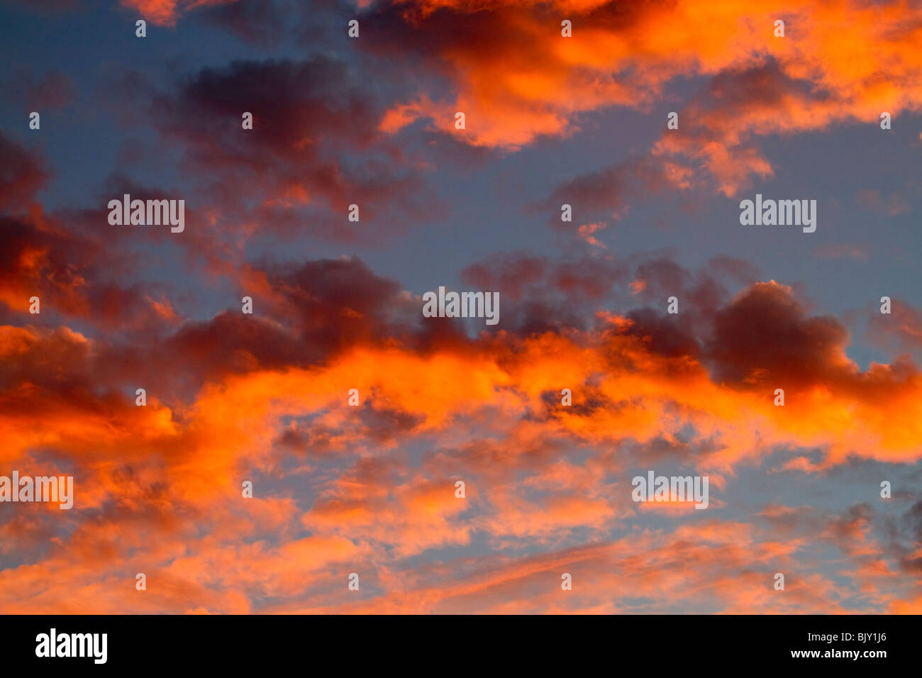 Coucher Soleil nuages spectaculaires Banque D'Images