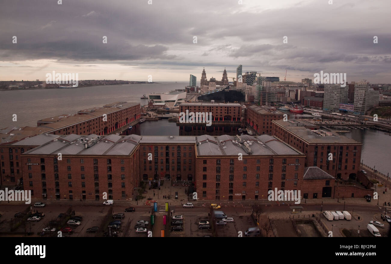 Vue depuis Liverpool Echo roue, voir d'Albert Docks, attractions touristiques de Liverpool Banque D'Images