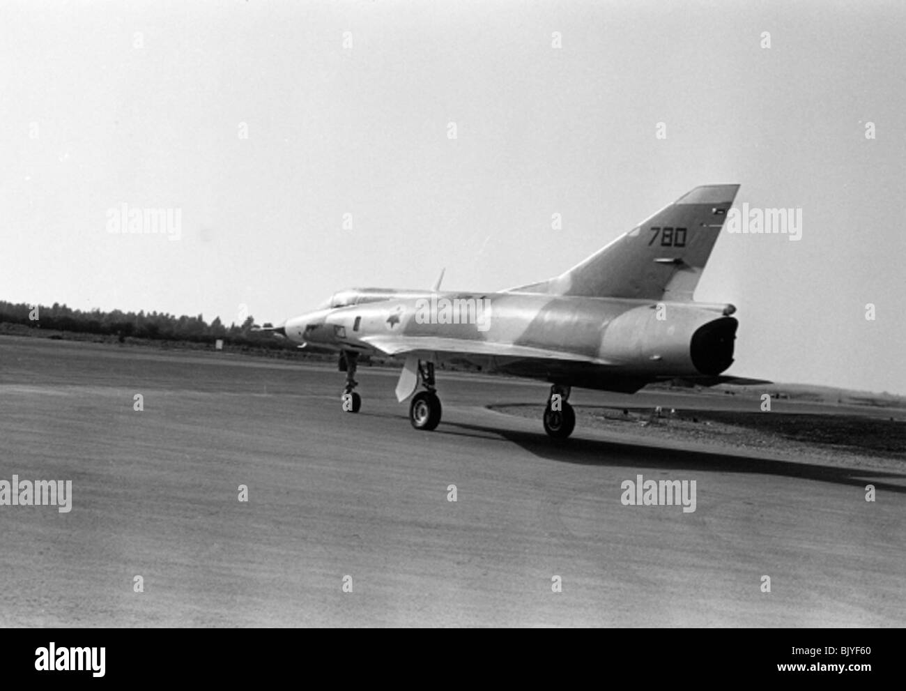 De l'air israélienne Dassault Mirage IIICJ avion de chasse - Image en noir et blanc d'archives Banque D'Images