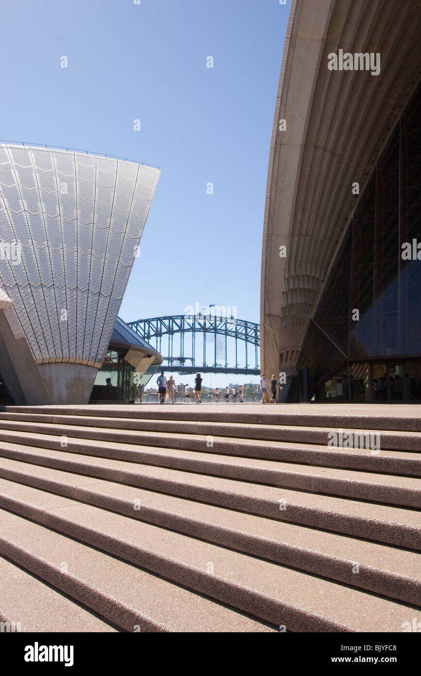 Escalier de l'Opéra de Sydney et le Harbour Bridge Banque D'Images