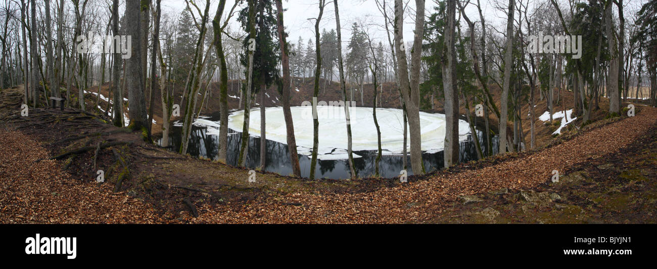 Panorama du cratère de météorite Kaali, île de Saaremaa, l'Estonie, Europe Banque D'Images