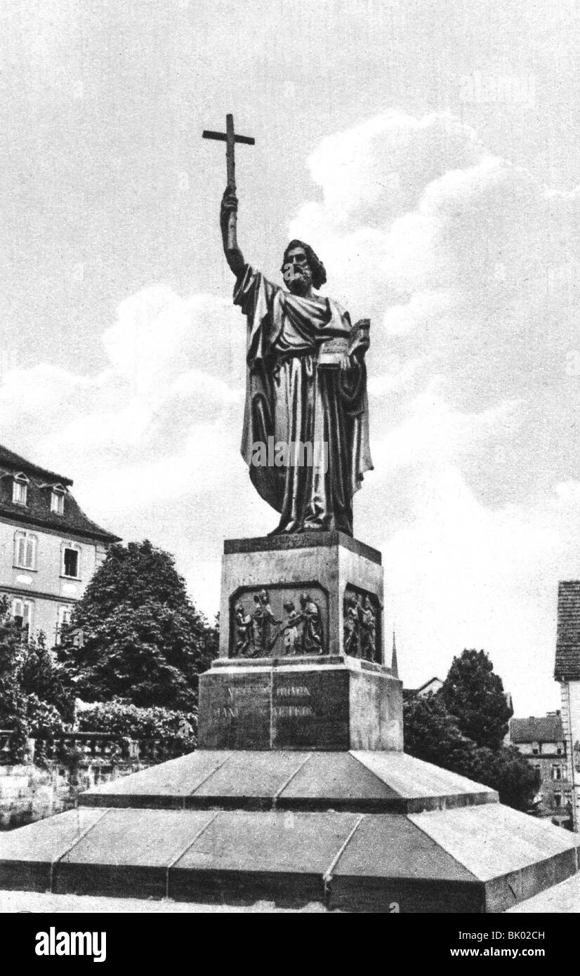 Géographie / voyage, Allemagne, Fulda, monuments, statue de Saint Boniface, érigée en 1842, Schlossplatz, carte postale, vers 1900, XXe siècle, historique, tournant du siècle, place, places, Saint-Bonifaz, martyr, monuments, sculpture, sculptures, statue, statues, croix, christianisme, Apôtre des Allemands, Winfrid, Wynfrith, saints, image fixe, gel, image fixe, image fixe, image fixe, image fixe 1900, Banque D'Images