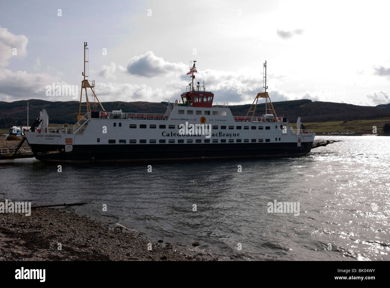 Le Loch Dunvegan Ferry Calmac Colintraive à Rhubodach Banque D'Images