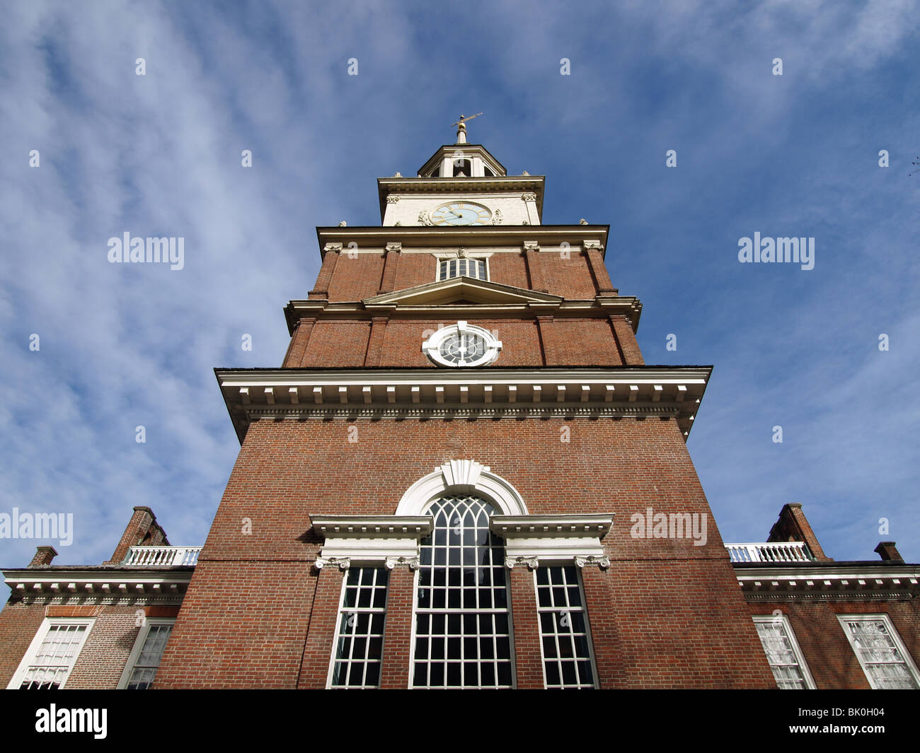 Tour de l'horloge en brique à l'historique Parc national de l'Independence Hall à Philadelphie Banque D'Images