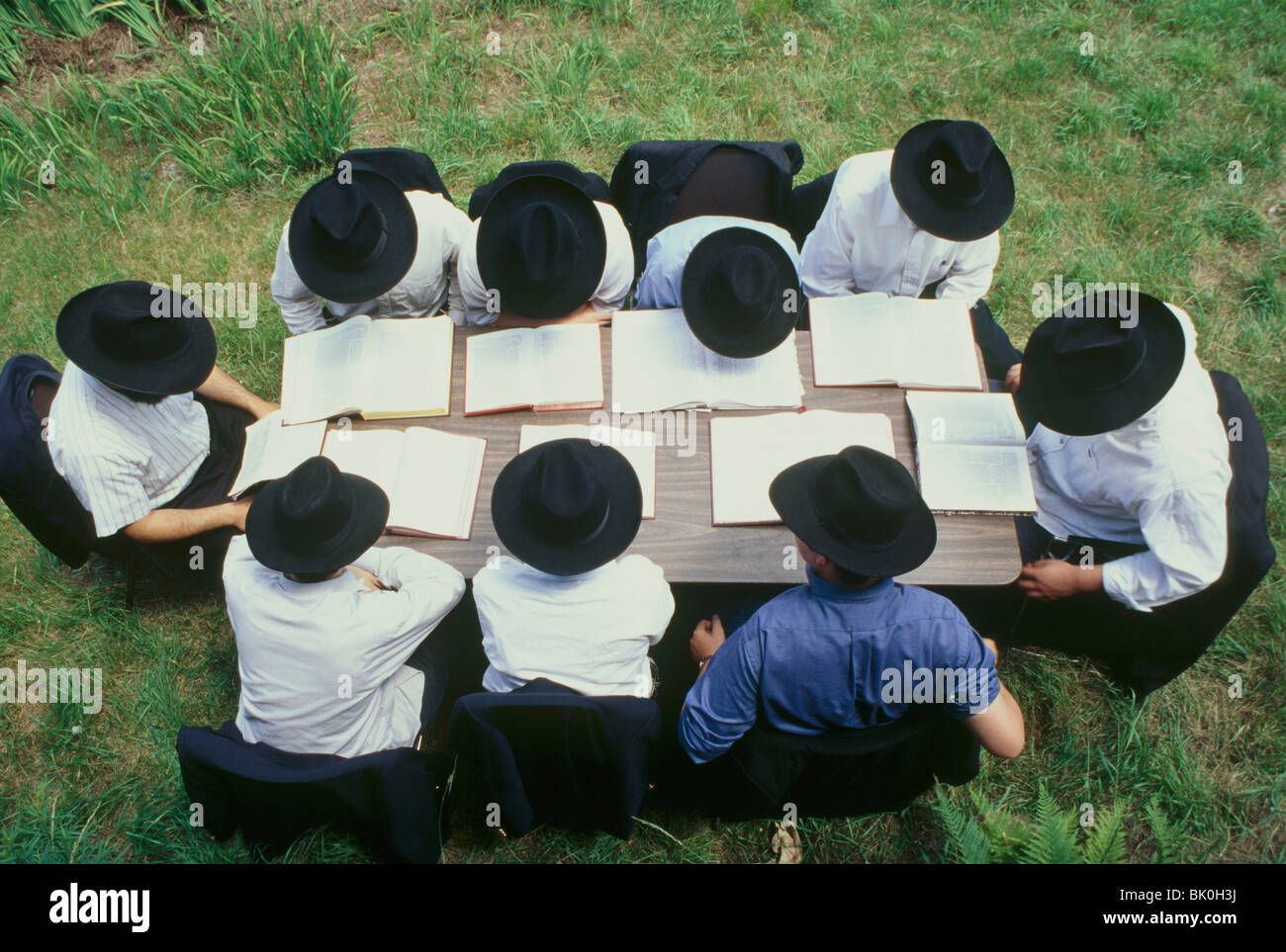 Les garçons inscrits dans une école d'été pour les Juifs orthodoxes, USA. Banque D'Images