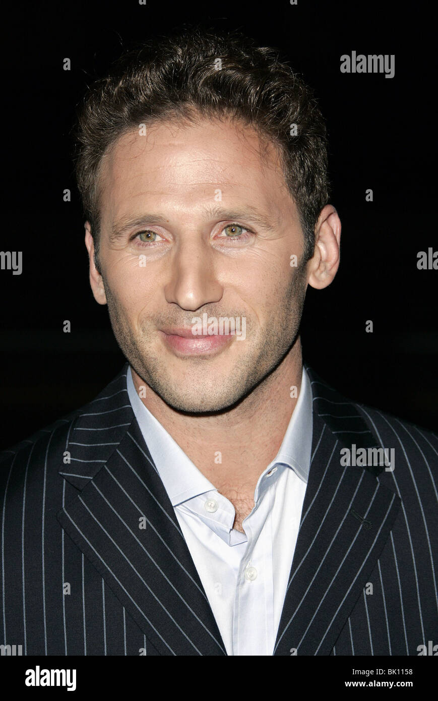 MARK FEUERSTEIN DANS SES SOULIERS PREMIER ACADEMY OF MOTION PICTURE ARTS BEVERLY HILLS LOS ANGELES U 28 Septembre 2005 Banque D'Images