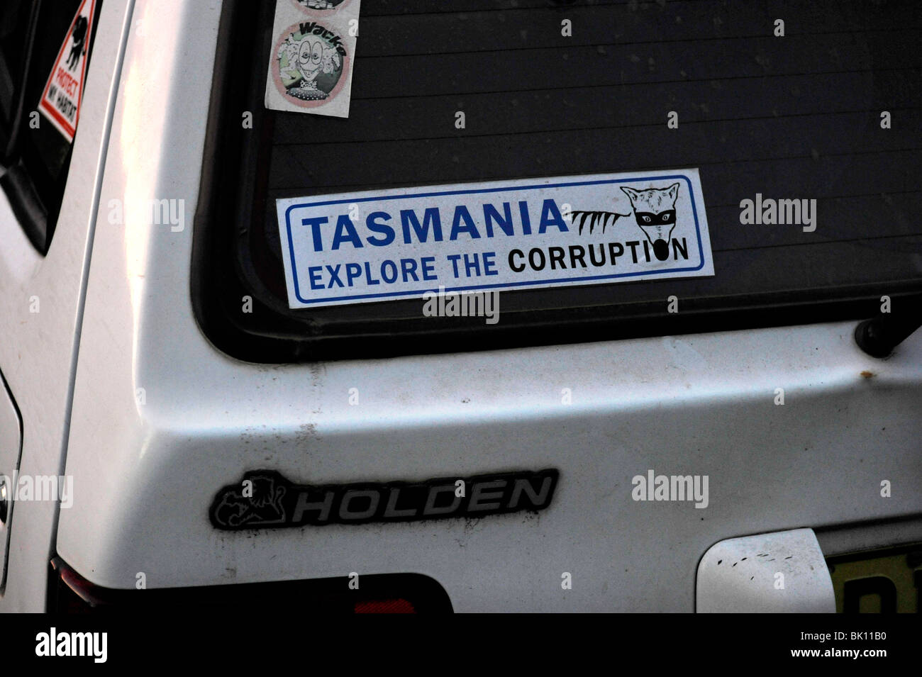 Un autocollant de voiture se moque de la politique de Tasmanie. Banque D'Images