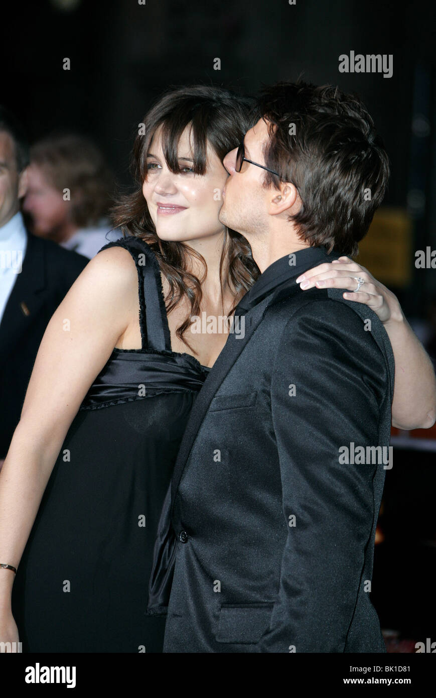 KATIE HOLMES TOM CRUISE Mission Impossible III PREMIERE FILM CHINESE THEATRE HOLLYWOOD LOS ANGELES USA 04 mai 2006 Banque D'Images