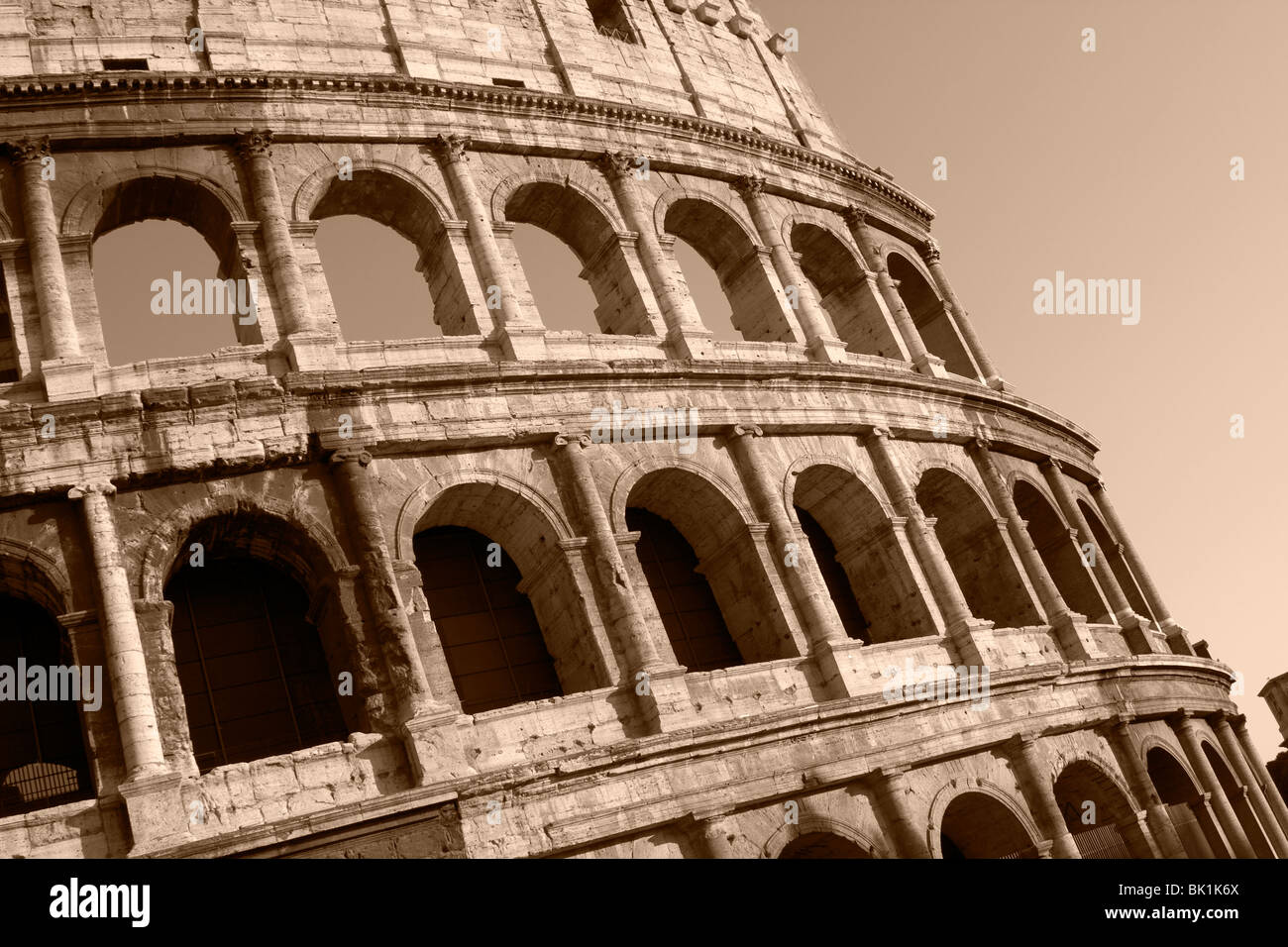 Colisée. Rome, Italie. Détails d'une arche avant windows Banque D'Images