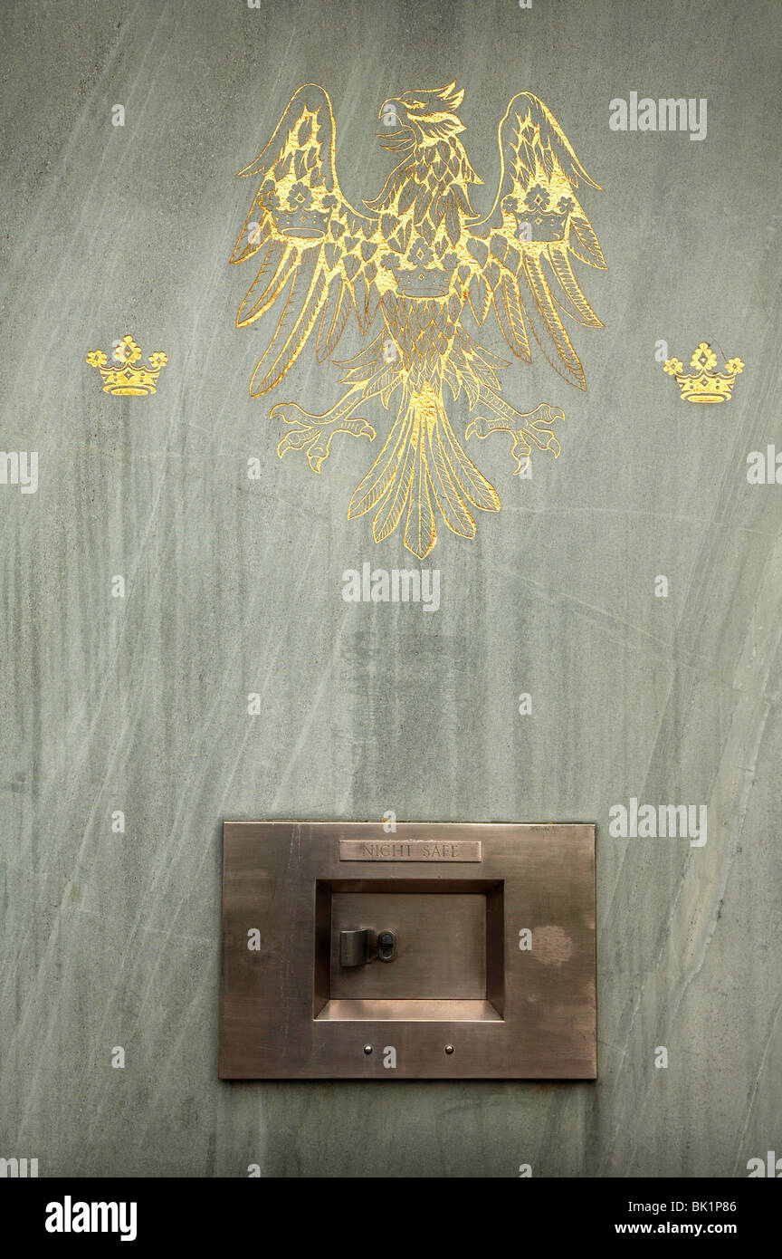 Barclays Bank logo sur mur avec-fort Banque D'Images