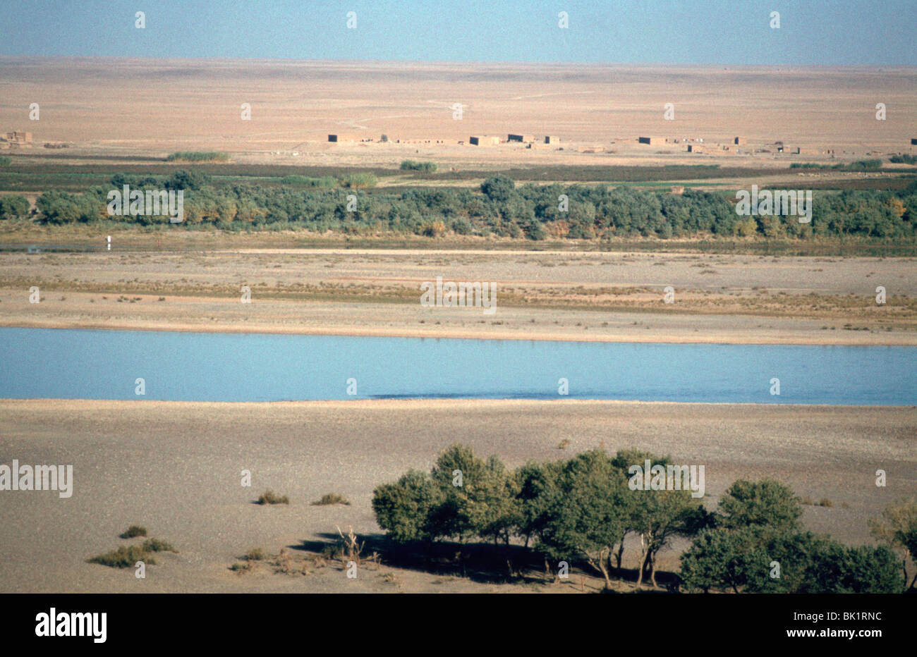 Vue de la rivière Tigre de la ziggourat, Ashur, Iraq, 1977. Banque D'Images