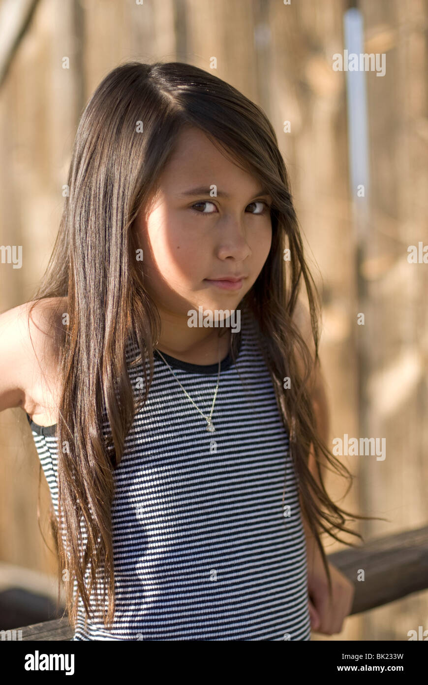 Un mignon 7-9 ans mixed race (asiatique/Caucasian) girl (publié) Banque D'Images