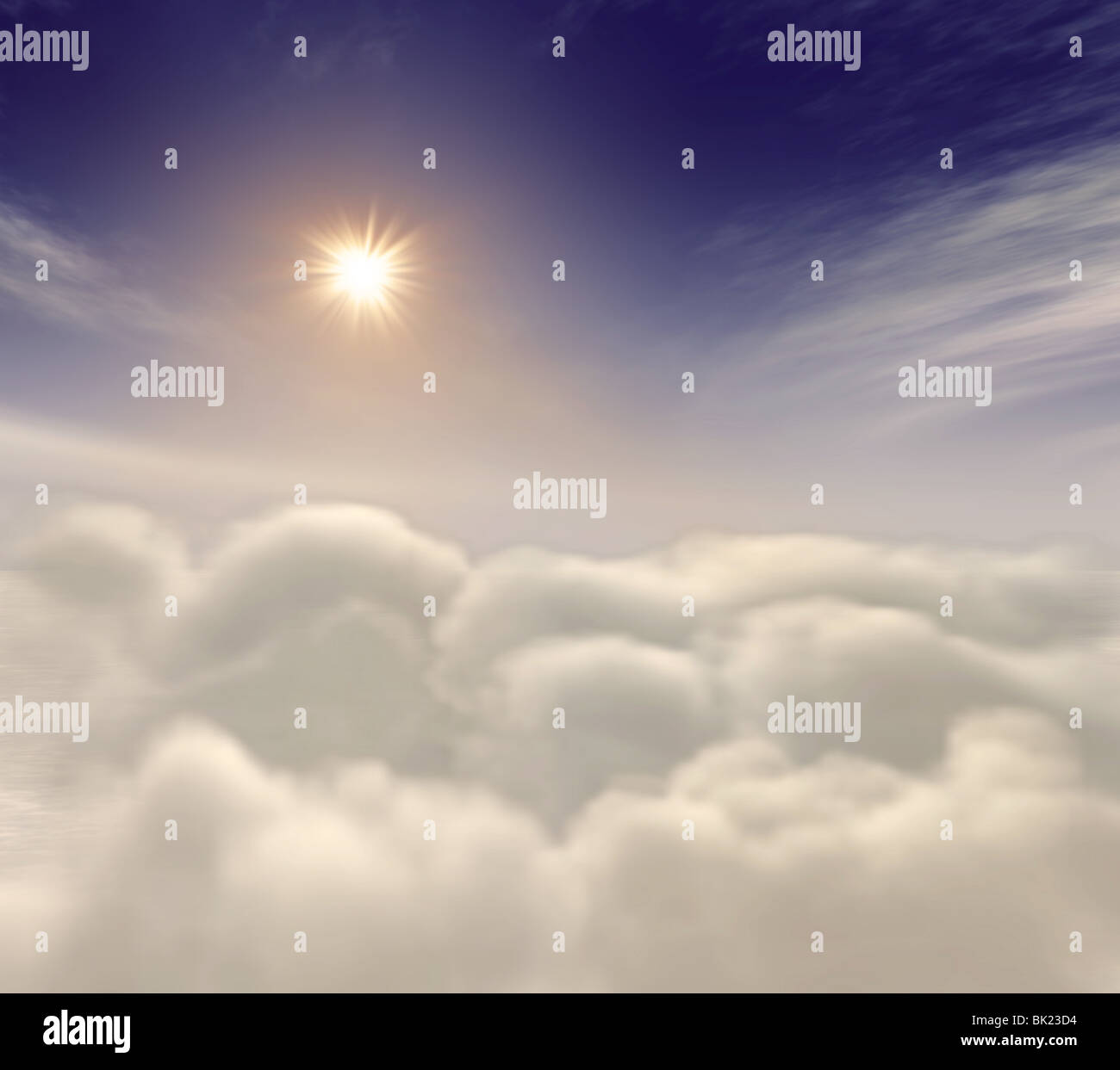 Lever de soleil entre les nuages moelleux dans le ciel Banque D'Images