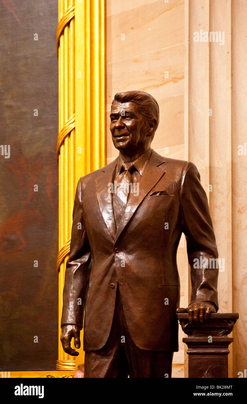 Statue de Ronald Reagan à l'intérieur du Capitole à Washington DC USA Banque D'Images