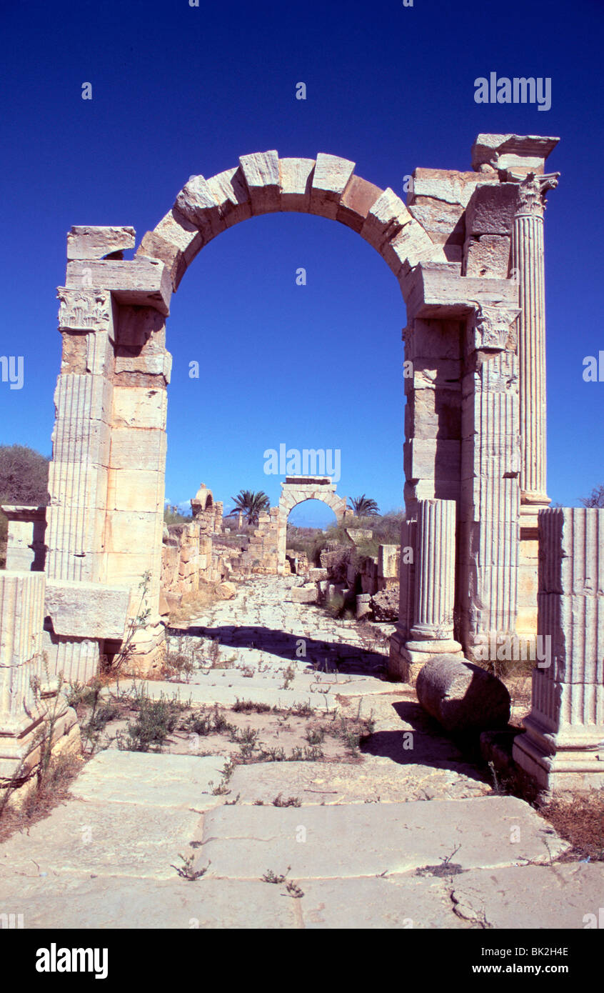 L'arc de Trajan, Leptis Magna, Libye. Banque D'Images