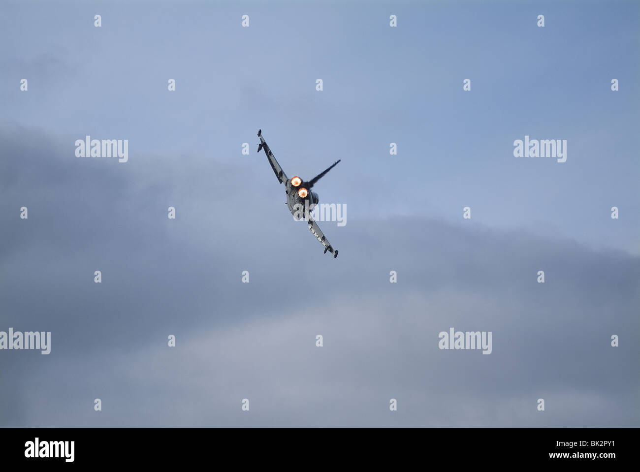Typhoon (Eurofighter), une très capable et extrêmement agile avion est propulsé par deux moteurs à Mach 2 à 65,000ft. Banque D'Images