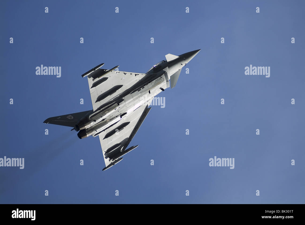 Typhoon (Eurofighter), une très capable et extrêmement agile avion est propulsé par deux moteurs à Mach 2 à 65,000ft. Banque D'Images