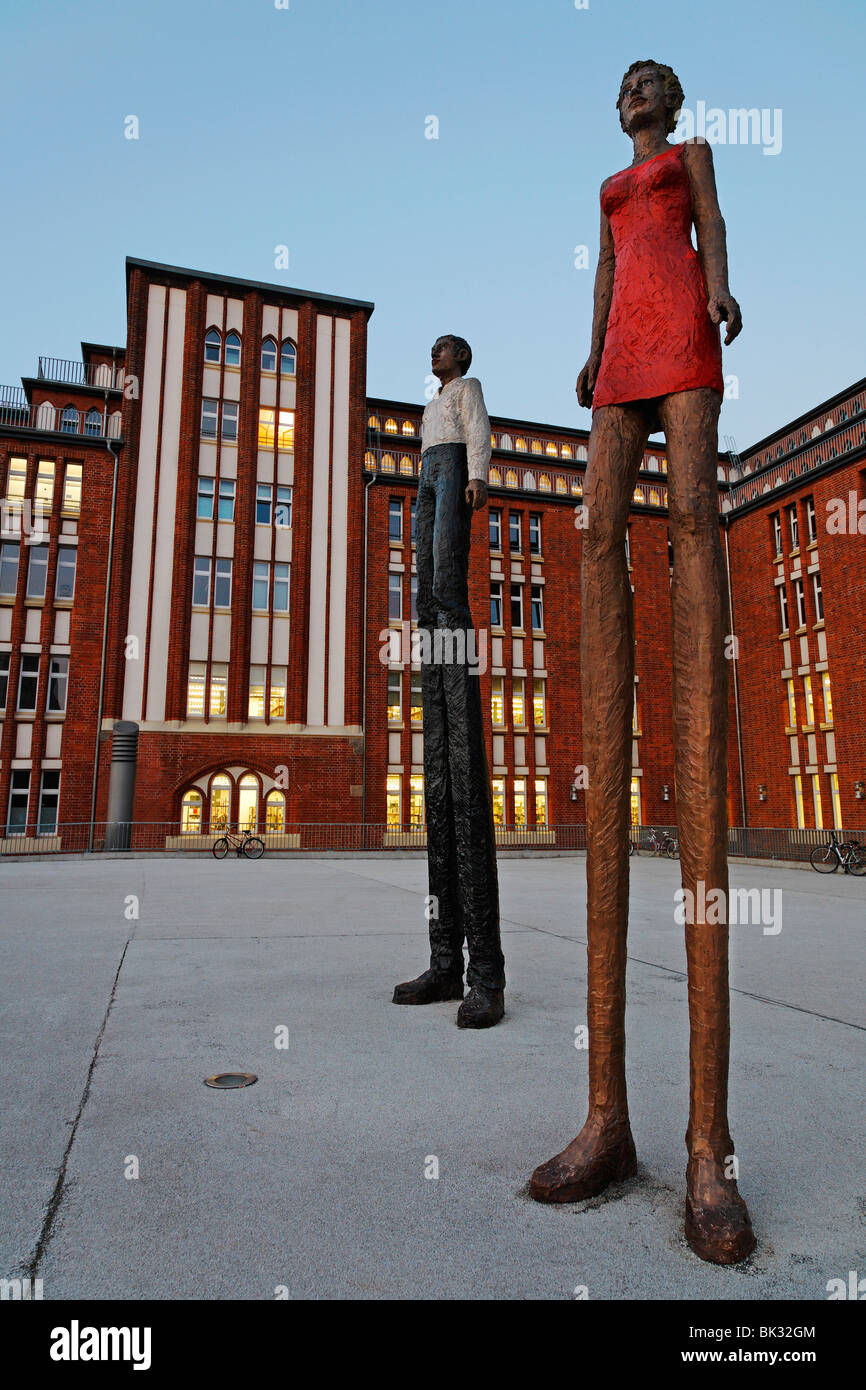 Homme  + Femme - sculpture par Stephan Balkenhol, Hambourg, Allemagne, Europe Banque D'Images