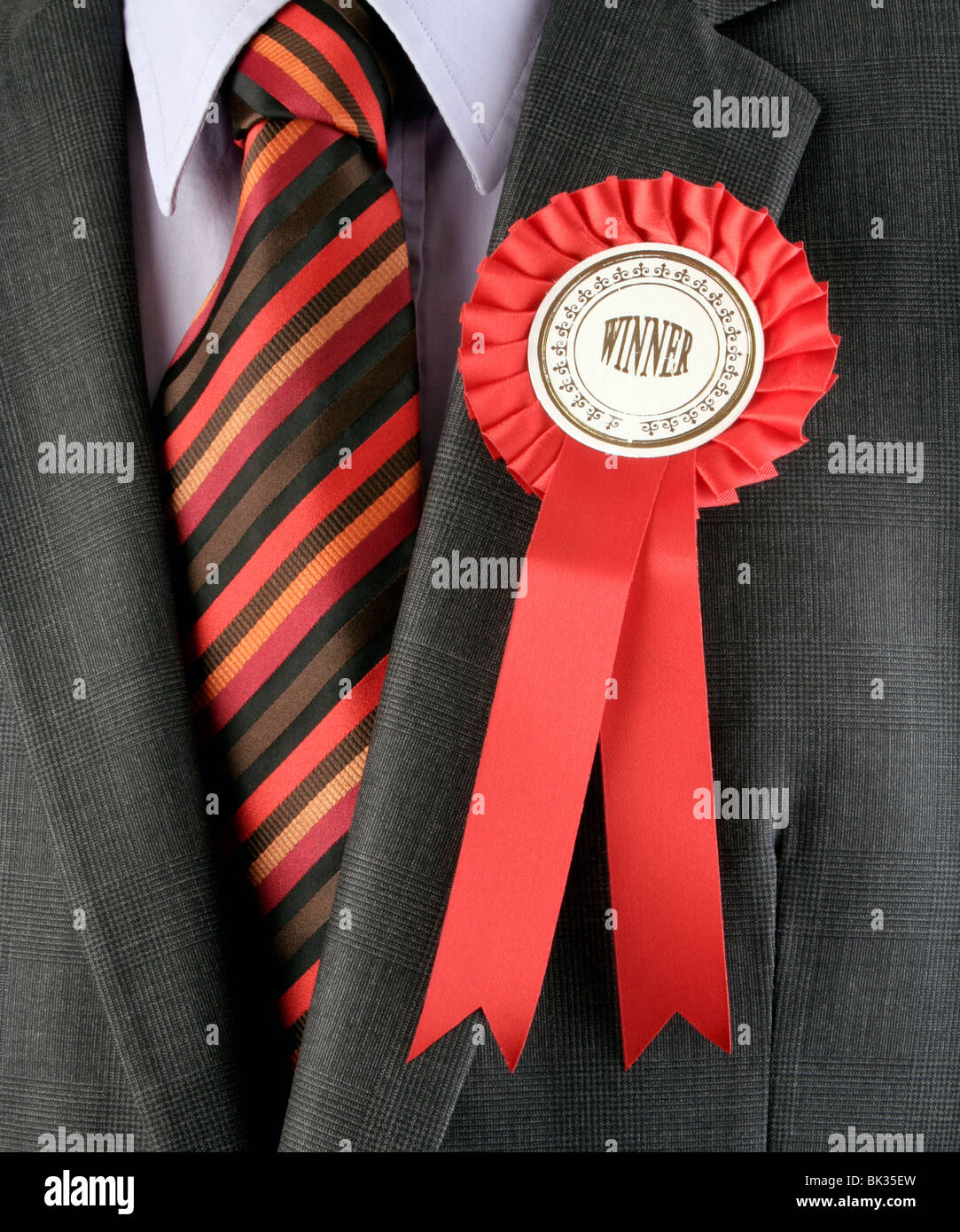 Gagnants rouge épinglé à rosette Jacket Photo Stock - Alamy