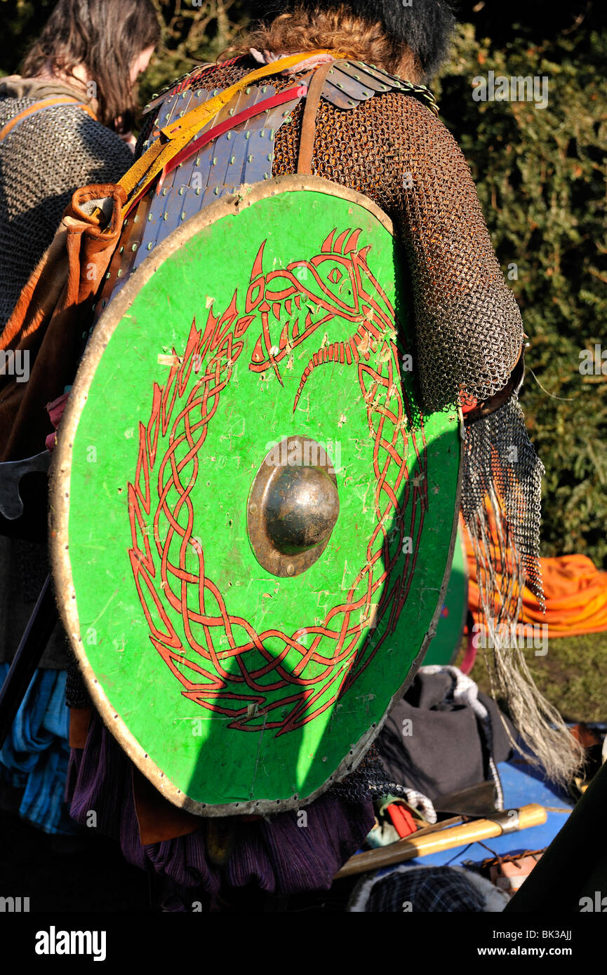 Guerrier Viking bouclier rond avec York UK Banque D'Images