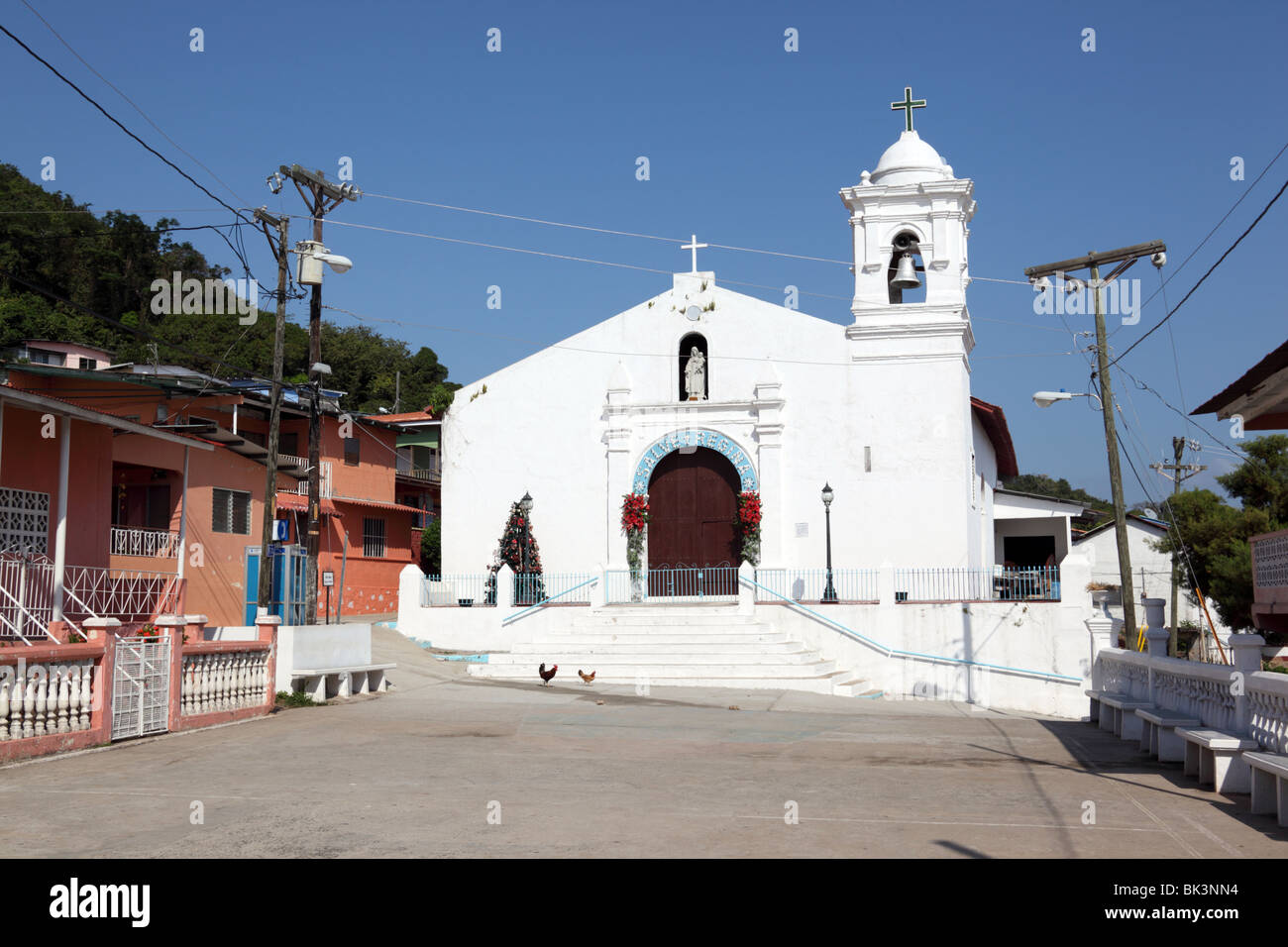 Église de San Pedro (qui date du XVIe siècle et qui est dit être la 2ème église la plus ancienne de l'hémisphère occidental), île de Taboga, Panama Banque D'Images