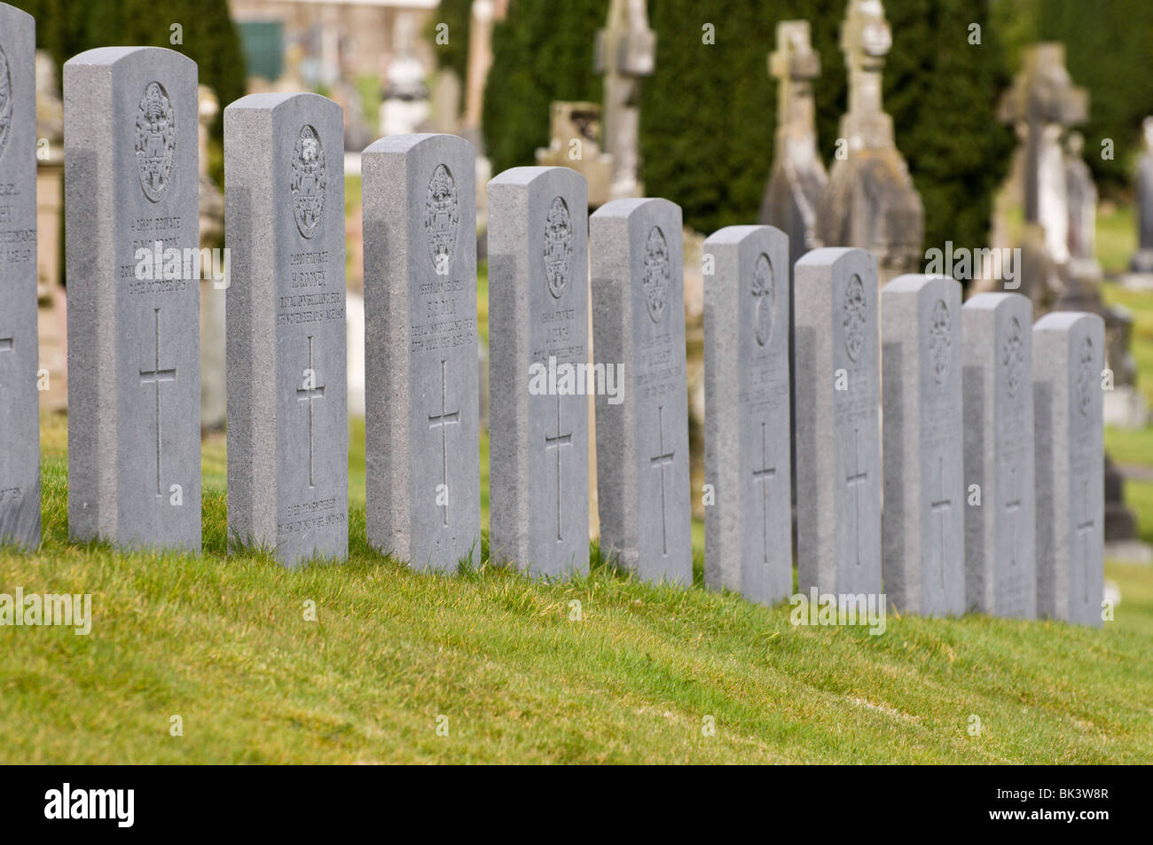 Ligne de sépultures de guerre militaire Banque D'Images